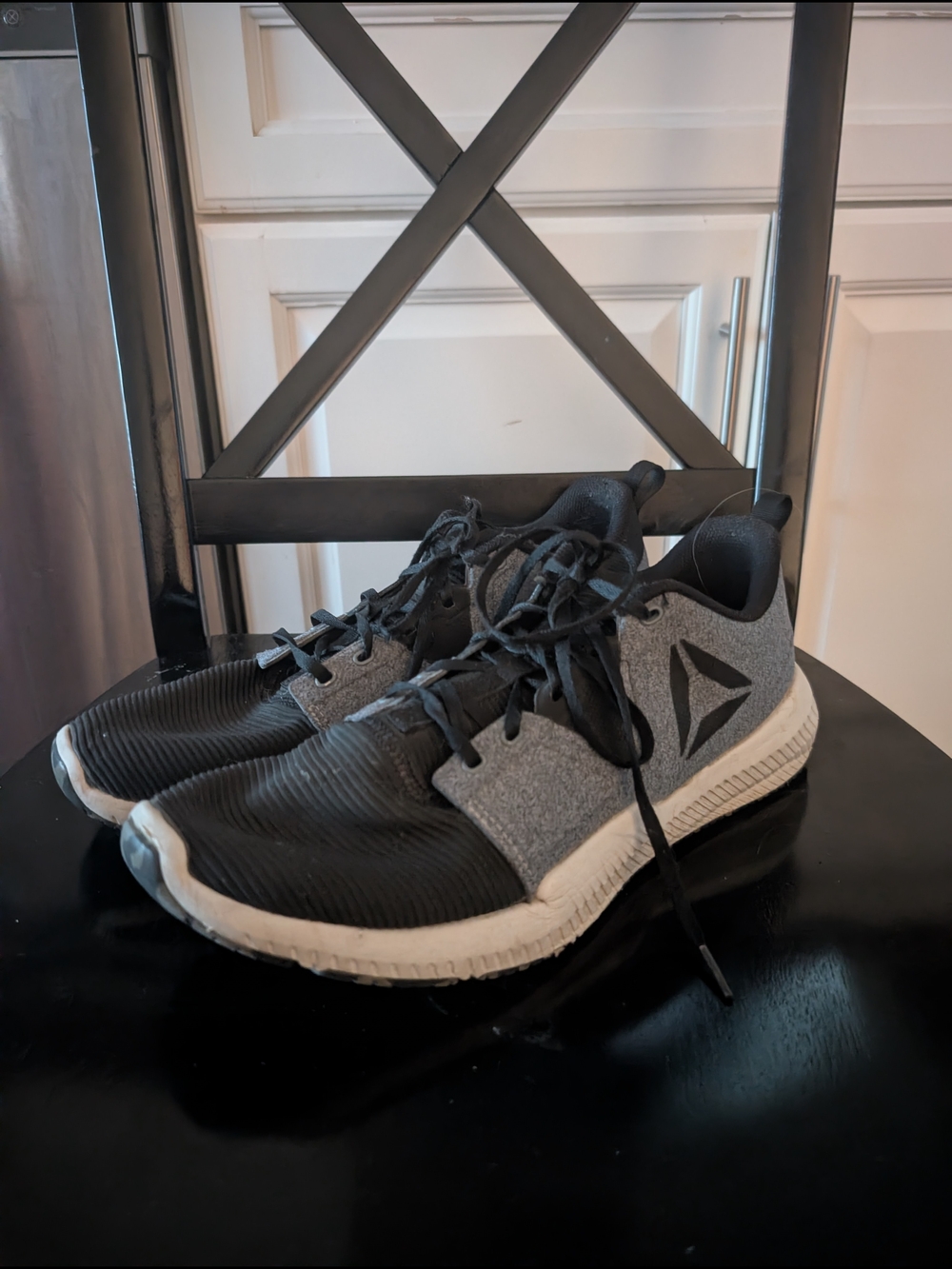 Reebok Men’s Hydrorush Lightweight Gray and Black Lightweight Sneaker Size 10.5